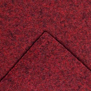 Roter Andiamo Teppichboden Manchester Nadelfilz als Meterware, Detailansicht.