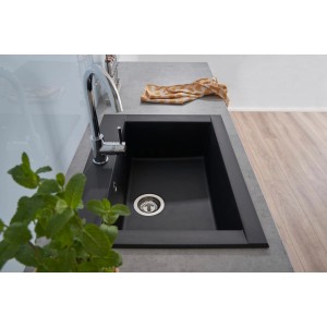 Schwarze Respekta Einbauspüle Mineralite Ohio, 66x50 cm, mit Armatur und Siebkorb.