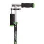 Muuwmi Aluminium Scooter Tretroller: Schwarzer, höhenverstellbarer Lenker mit grünen Klappgriffen und Logo.
