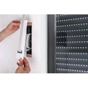 Einbau eines Schellenberg Einlasswicklers Maxi 215 mm, verzinkt, für Rollladenantriebe.