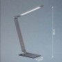 Graue LED-Tischleuchte Geri von Fischer & Honsel, dimmbare Schreibtischlampe mit Metallgestell.