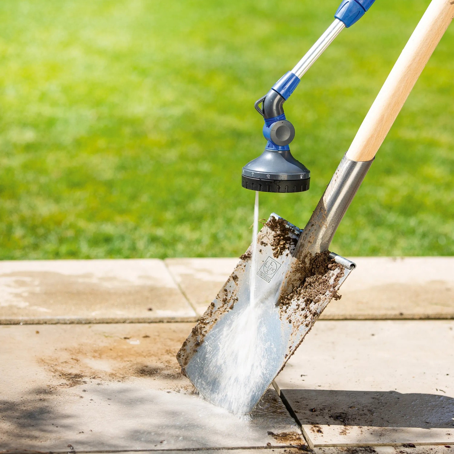 LUX Gießstab mit 10 Strahlvarianten bewässert Spaten. Gartenspritze mit Teleskop-Griff.