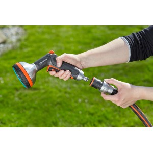 Gardena Premium Wasserstop (3/4'') mit Schlauchkupplung in Verwendung.