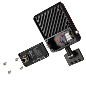 Schwarzer LED's Work Strahler 30W mit Sensor, geöffnet, Details zur Installation sichtbar.