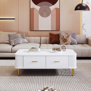 Weißer Couchtisch 105x51cm mit abgerundeter Platte, gewellten Seiten, 4 Schubladen und goldenen Griffen.