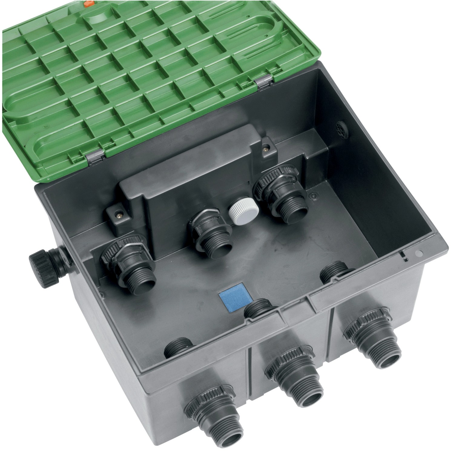 Gardena Ventilbox V3 für 3 Bewässerungsventile, geöffnet, zur unterirdischen Installation im Sprinkler-System.