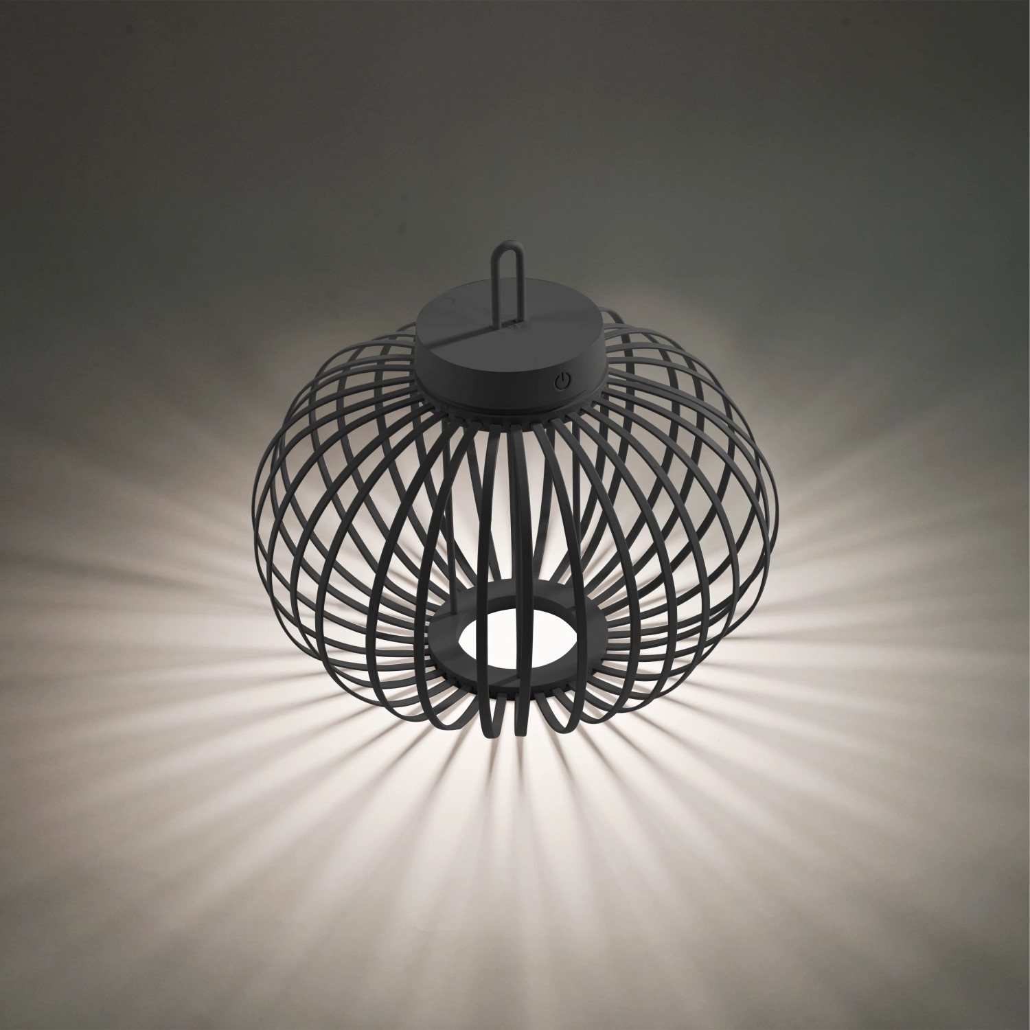 Schwarze LED Akku-Pendelleuchte Akuba, 33 cm, für Innen & Außen. Dekorative Außenleuchte mit warmweißem Licht.