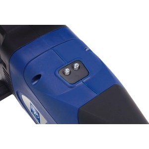 Detailaufnahme der blauen LUX Elektro-Kettensäge EKS-L 2200/40.