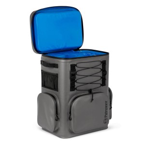 Grauer Petromax Kühlrucksack 27L mit geöffnetem Deckel und blauem Innenraum.
