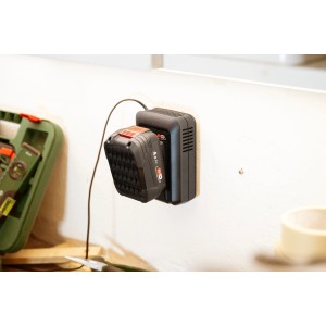 Bosch 18V Akku 4,0 Ah im Ladegerät. Starter-Set für Elektrowerkzeuge.