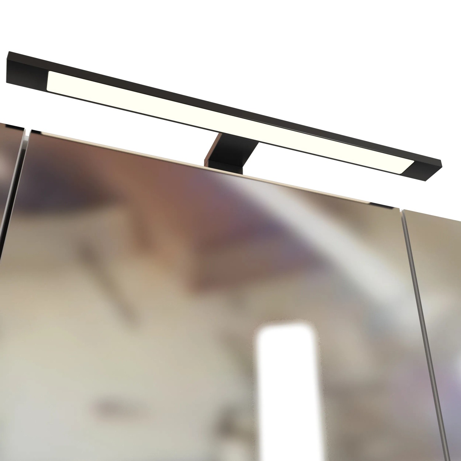 Schwarze LED-Lampe auf Spiegelschrank des Held Möbel Florenz Waschtisch-Sets in Wotaneiche.