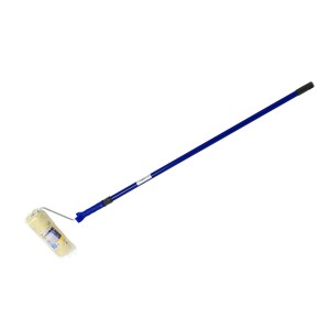 LUX Fassadenroller 25 cm mit blauem Teleskopstab, ideal für Decken und hohe Wände.