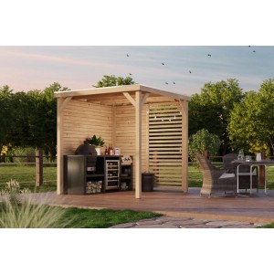 Naturbelassener Karibu Pavillon Cannes XL (231x231 cm) mit Grill und Sitzgruppe im Garten.