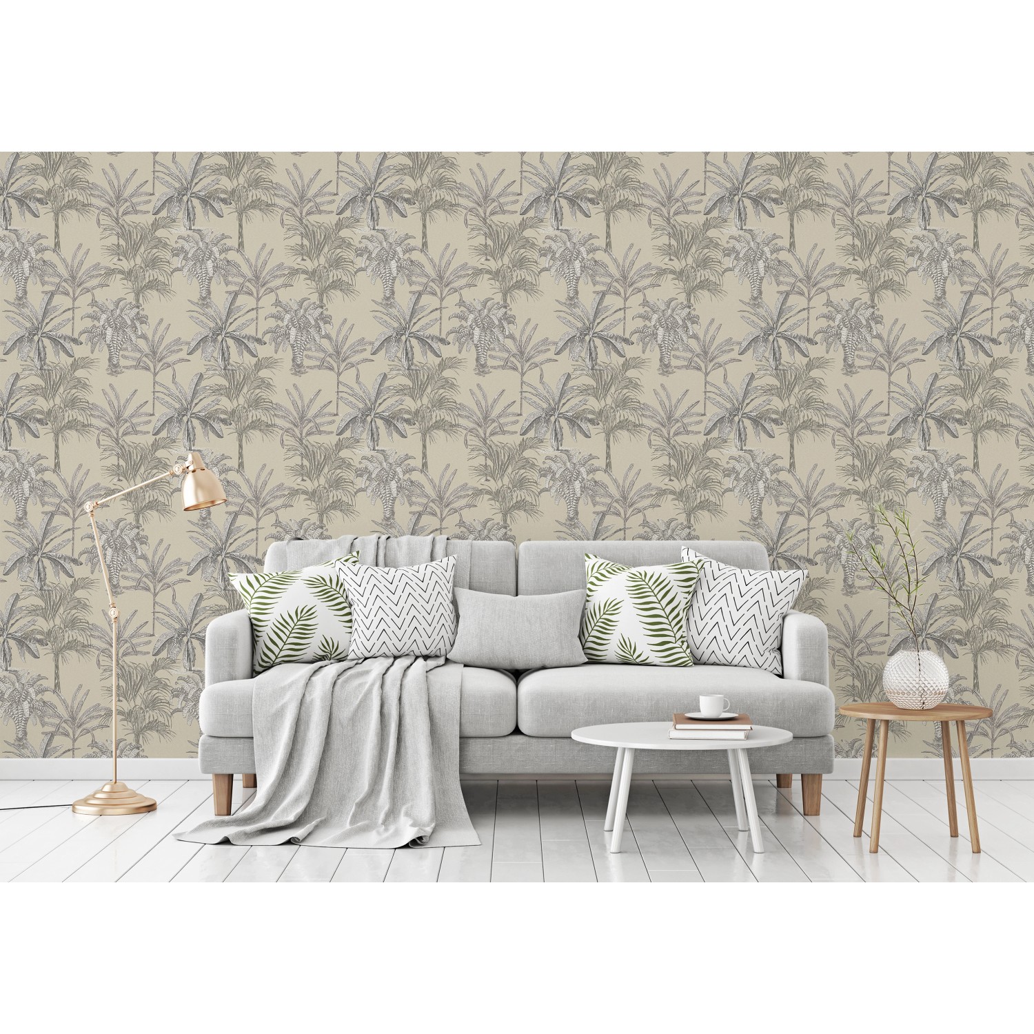 Michalsky Living Vliestapete Change mit Palmenmuster in Beige und Grau im Wohnraum.