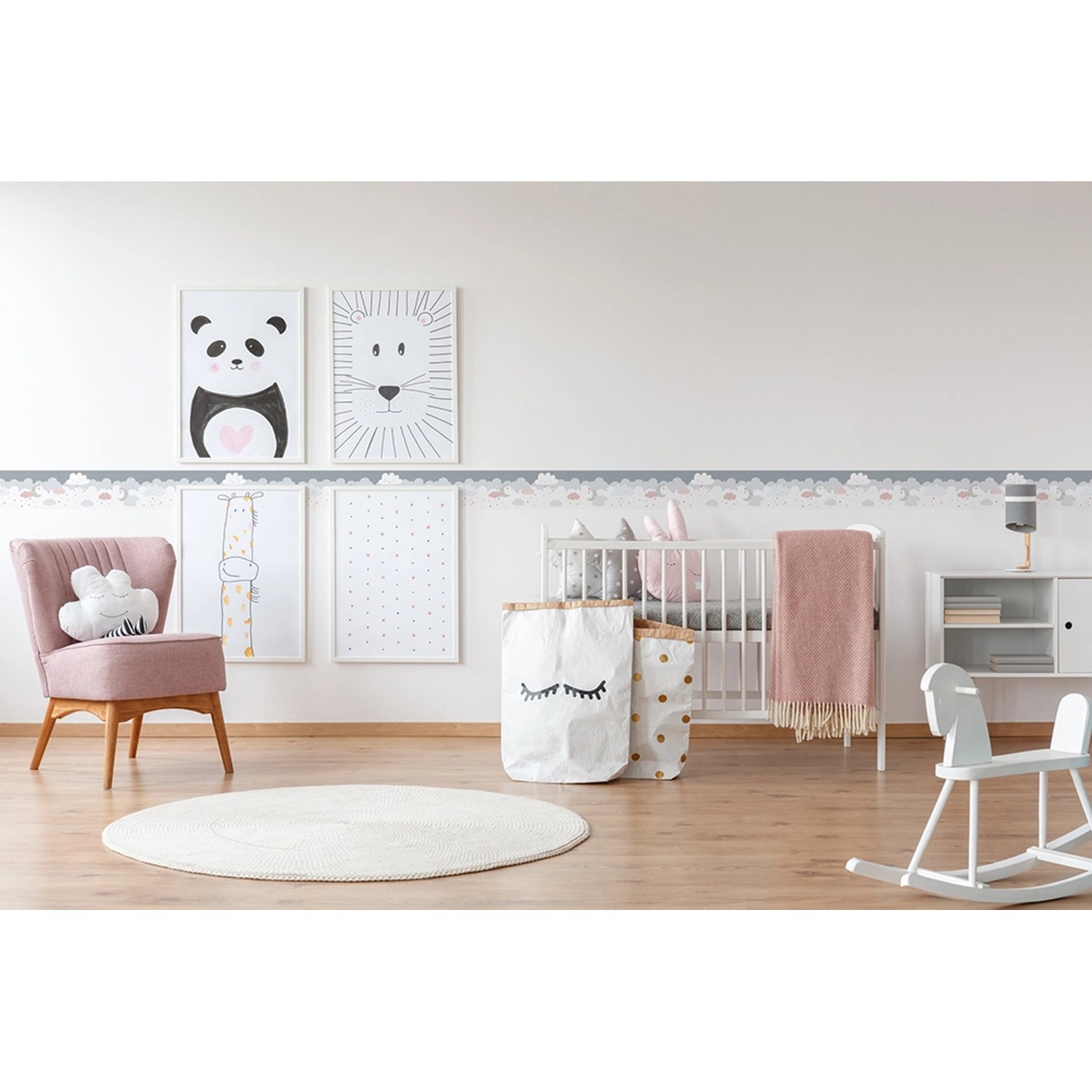 A.S. Création selbstklebende Wolken Borte in Grau-Rosa im Kinderzimmer.