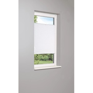 Weißes Thermo-Spannplissee Toledo 120x130 cm am Fenster montiert.