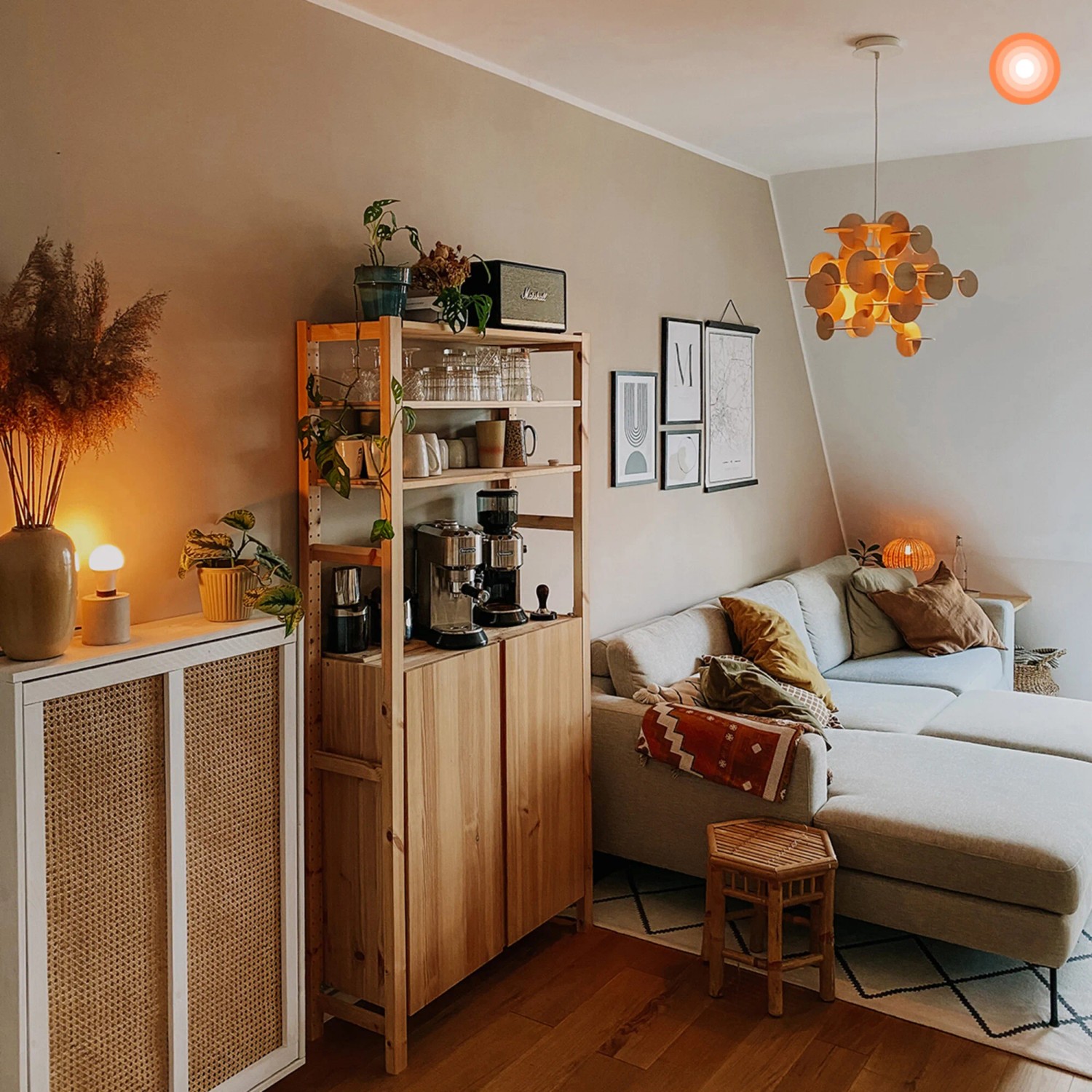 Ledvance Sun@Home LED Lampe in Glühlampenform, warmweißes Licht für Wohnraum.