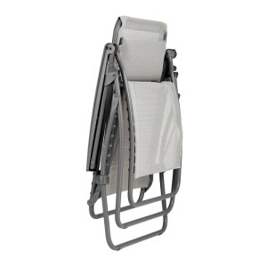 Zusammengeklappter Relaxsessel R CLIP Batyline Seigle II, ideal für Garten & Terrasse.