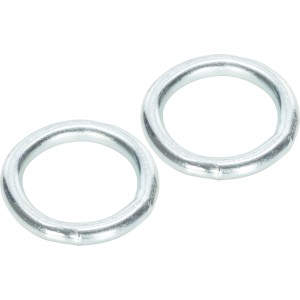 Zwei verzinkte Schaukelringe (Ø 9 mm x 40 mm) als Zubehör für Gartenspielgeräte.