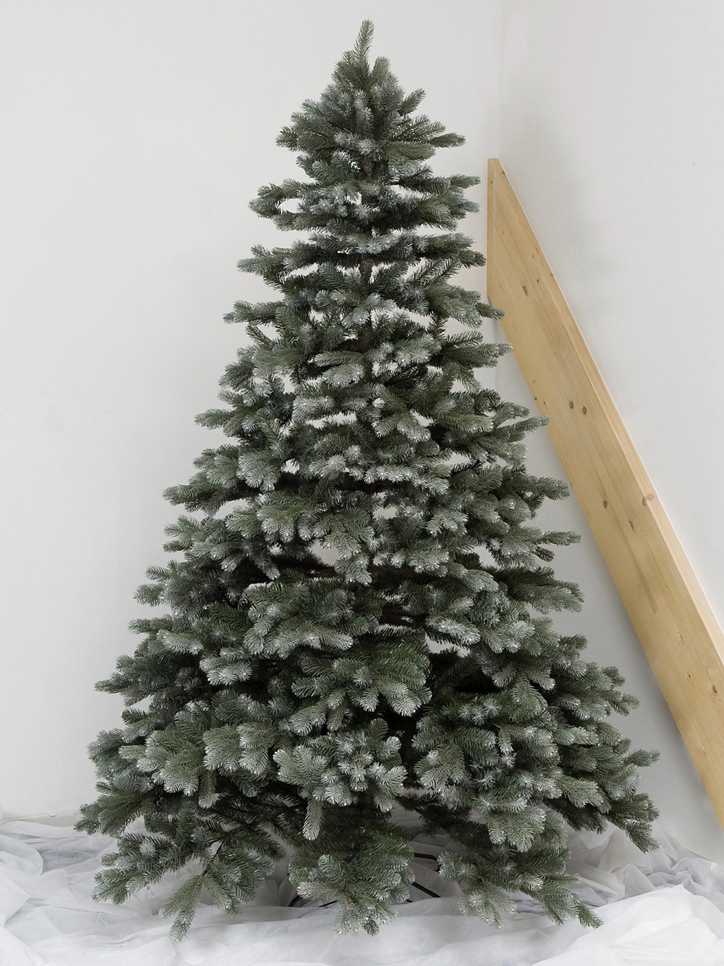 Takasho Künstlicher Weihnachtsbaum Blautanne Deluxe 121 cm gefrostet