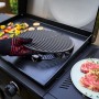 Char-Broil Versa-Tile Gasgrill mit Grillrost, Griddle und Gemüse. Vielseitiger Grill zum Braten, Grillen und Pizzabacken.