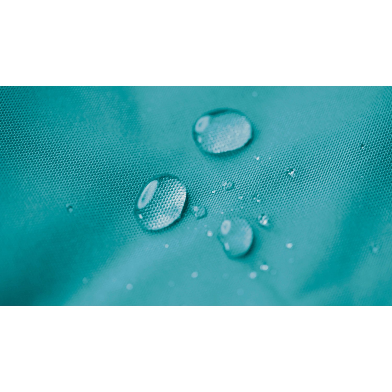 Wasserabweisender Bezug des Sitting Point Sessel Scuba in Petrol mit Wassertropfen.