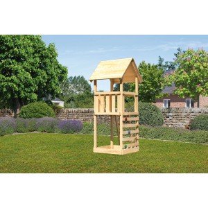 Karibu Spielturm Lotti mit Kletterwand Eco aus Holz im Garten.