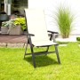 Beo Hochlehner-Sitzauflage Takume Cremeweiß im 2er-Set auf Gartenstuhl im Grünen.