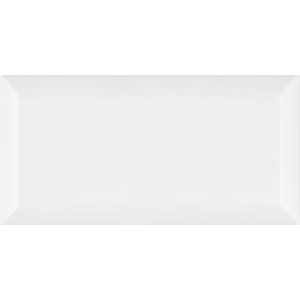 Weiße, matte Metro Wandfliese aus Steingut, 10x20 cm, mit abgeschrägten Kanten.