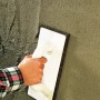 LUX Filzglätter Ersatzbelag (280x140mm) im Einsatz zum Glätten von Putz.