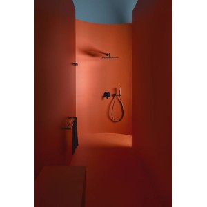 Ideal Standard Idealrain Atelier Brauseschlauchanschluss in Magnetic Grey im Duschbereich.