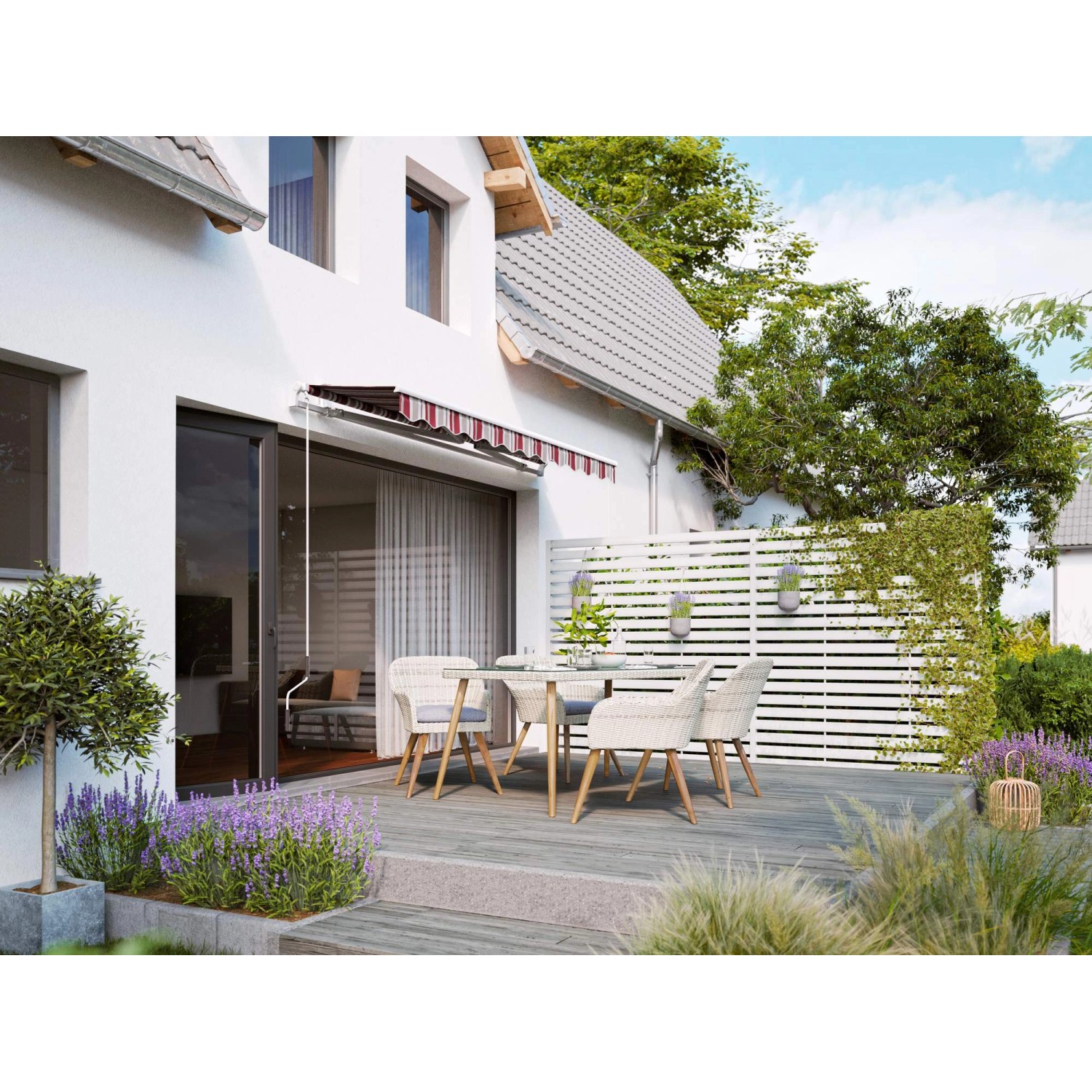 Gelenkarmmarkise Aventura 3x2m in Bordeaux-Beige-Weiß am Haus mit Sitzgruppe auf Terrasse.