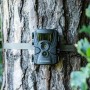 Bresser Wildkamera 5-20 MP, am Baum befestigt. Ideal zur Tierbeobachtung und Überwachung.