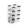 Gestapelte SmartStore Aufbewahrungsboxen Classic 1,5 l, transparent, mit schwarzen Deckel-Clips.