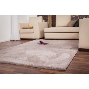 Beiger Lalee Hochflorteppich Blanda 620 (80x150 cm) im Wohnzimmer.