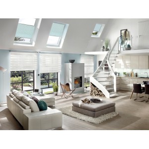 Heller Wohnraum mit europäischer Eiche Massivholzdielen, gebürstet und geölt.