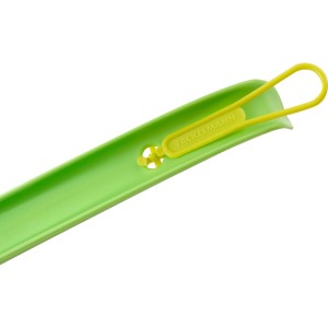 Fackelmann Schuhlöffel XL, 58 cm, grün, aus Kunststoff für leichte Schuhanziehung.