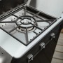 Detailaufnahme des Seitenkochers vom Enders Gasgrill Uniq Pro 3 IK Kitchen aus Edelstahl und Schwarz.