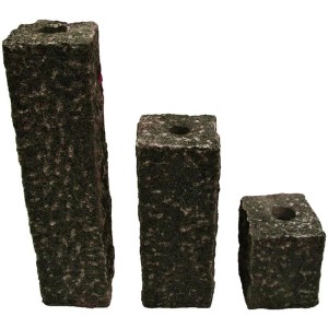 Ubbink Acqua Arte Taranto Gartenbrunnen Set mit 3 Granitsäulen in verschiedenen Höhen.