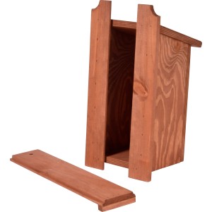 Kiefer Nistkasten mit Blaumeise Motiv, zerlegt. Ideal für Meisen.