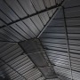 Detailaufnahme des anthrazitfarbenen Stahldachs vom Sojag Pavillon Messina 12x20.