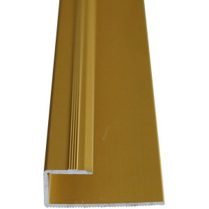 Messingfarbenes Einfassprofil, 900 mm lang, für Laminat und Parkett.