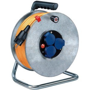 Brennenstuhl Kabeltrommel Garant SK AT-N07V3V3-F 3G1,5 Silber 40 m mit Stahlblechgehäuse und 3 Steckdosen.