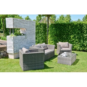 Graue 4-teilige Lounge-Gruppe Avila aus Polyrattan mit Tisch und Polstern für den Garten.