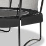 Detailaufnahme des schwarzen EXIT Allure Premium Trampolins (Ø 305 cm) mit Sicherheitsnetz und Fußschutzsystem.