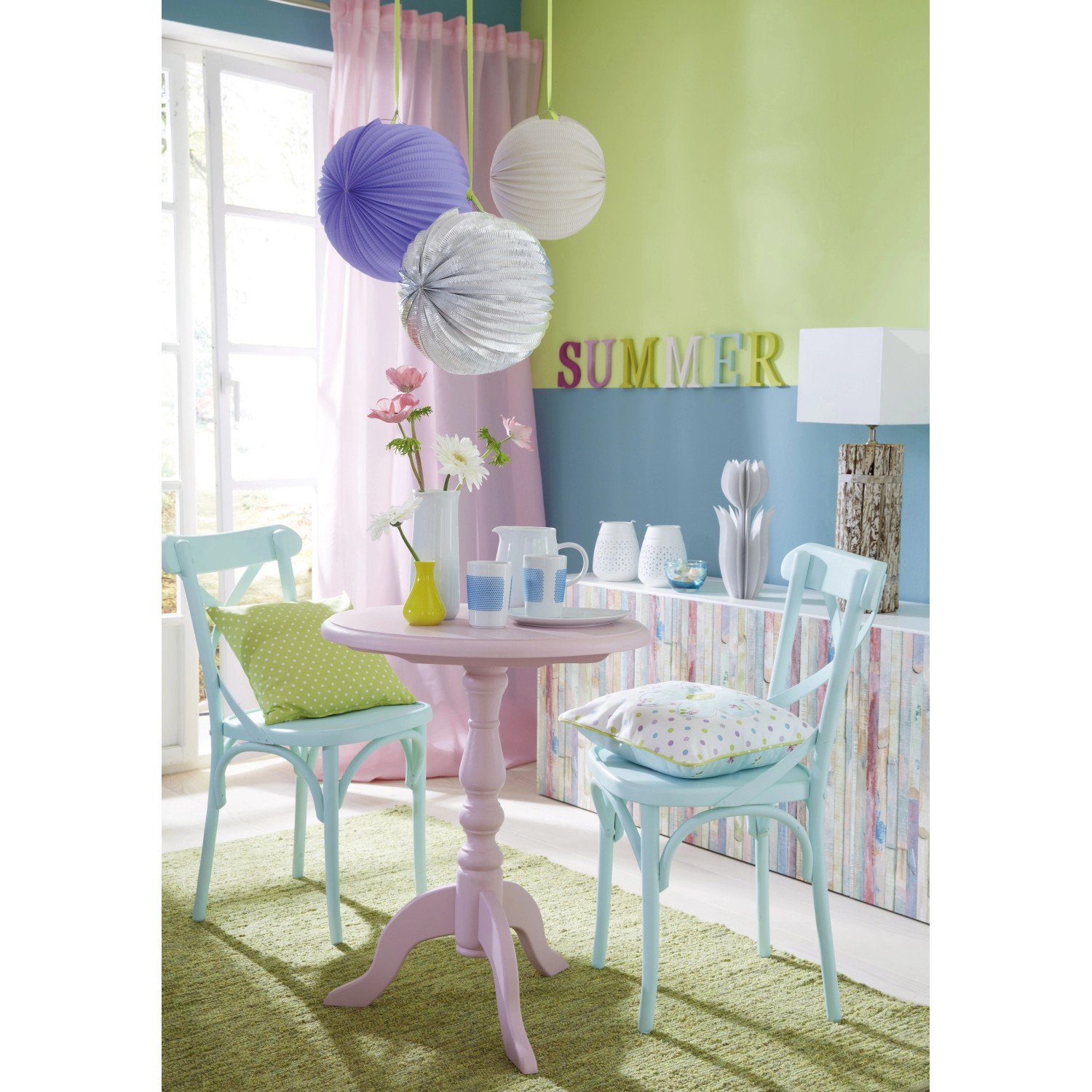 d-c-fix Klebefolie Rio Ocean als Tischdeko im sommerlichen Raum.