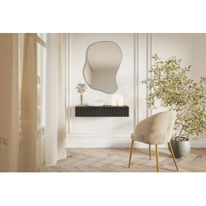 Schwarze Selsey Veldio Wand-Konsole 90 cm mit Lamellenfront und Schublade in modernem Ambiente mit Spiegel.