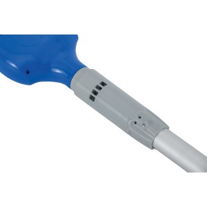 Detailaufnahme: Bestway Flowclear AquaTec Poolsauger mit Teleskopstiel.