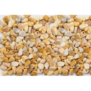 Nahaufnahme von Siena-Gelben Marmorzierkieseln (15-25 mm) im Big-Bag (1000 kg).