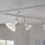 Paulmann GU10 LED-Leuchtmittel, 4,9W, warmweiß, an weißer Schiene unter der Decke.